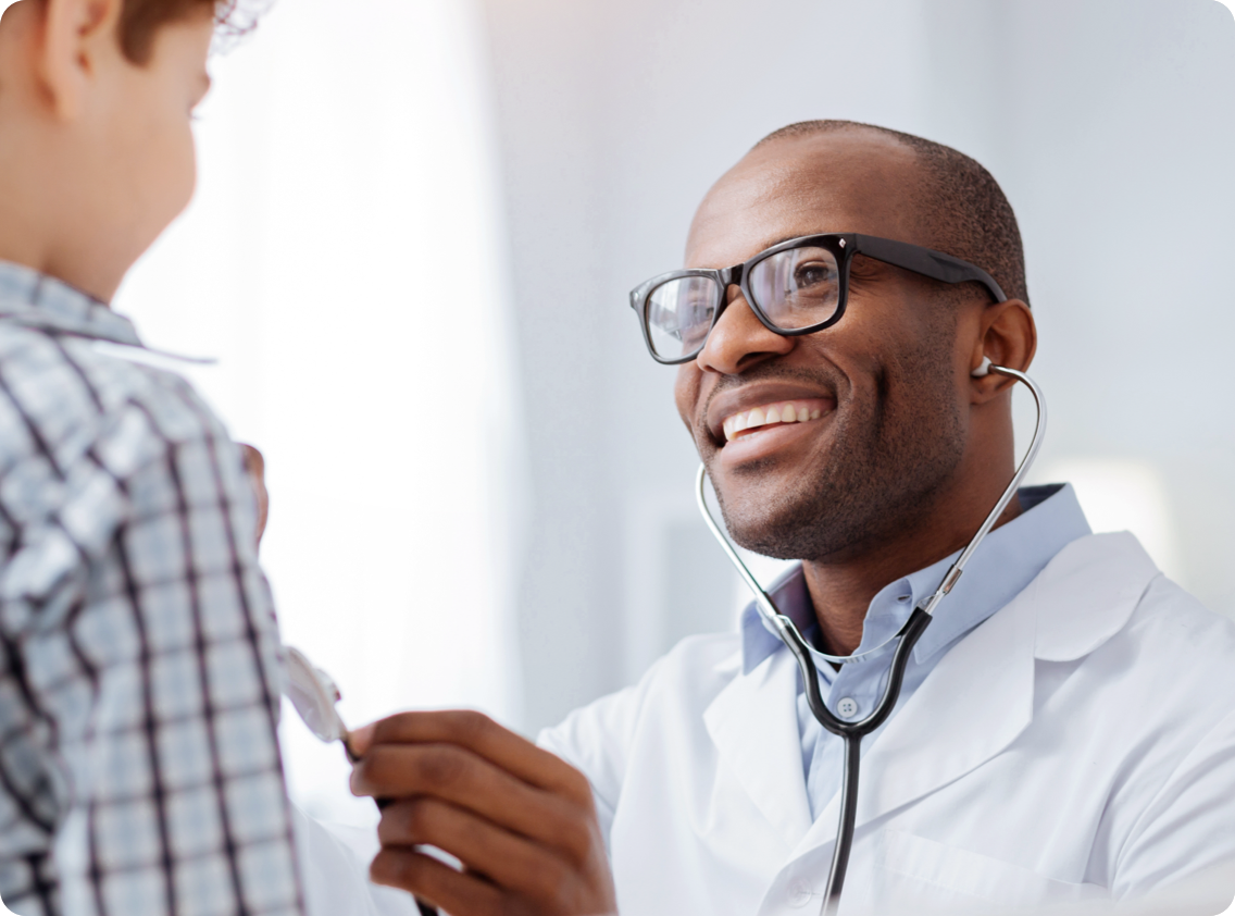Healthcare provider listens to patient describe their allergy symptoms 
